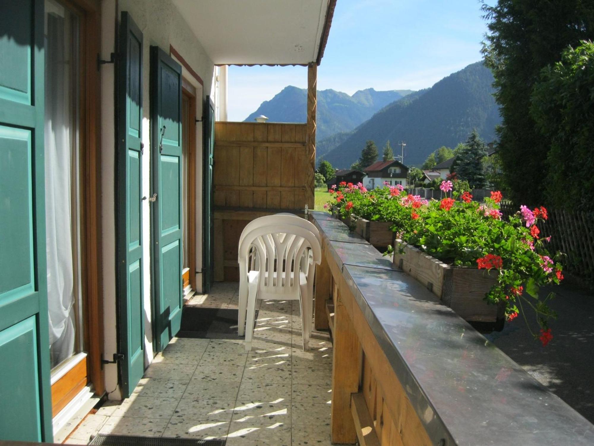 Ferienapartmenthaus Hubertushof Mittenwald Exterior foto