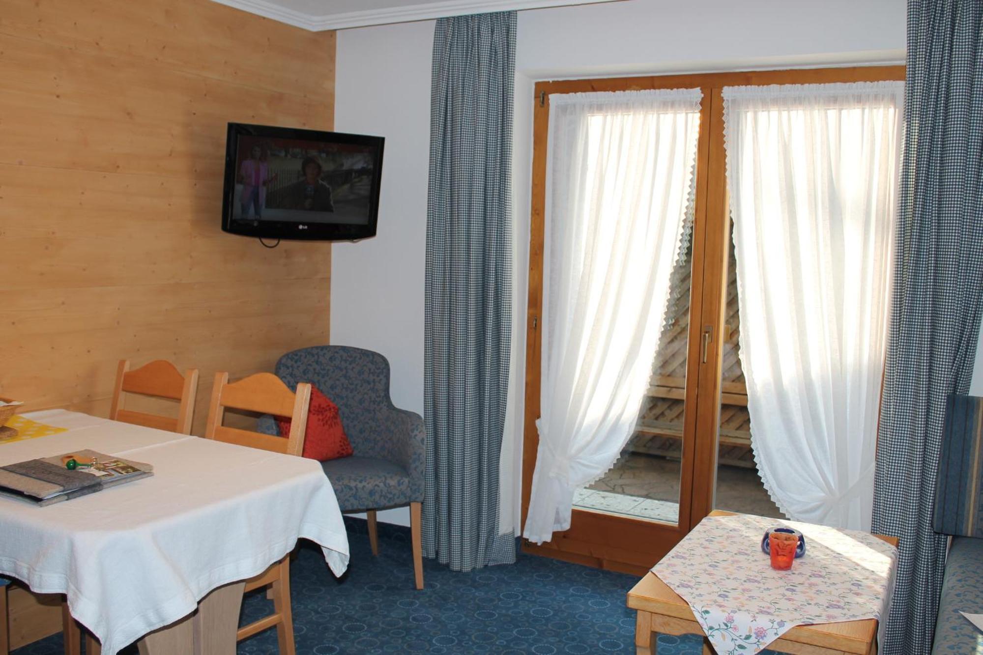 Ferienapartmenthaus Hubertushof Mittenwald Exterior foto